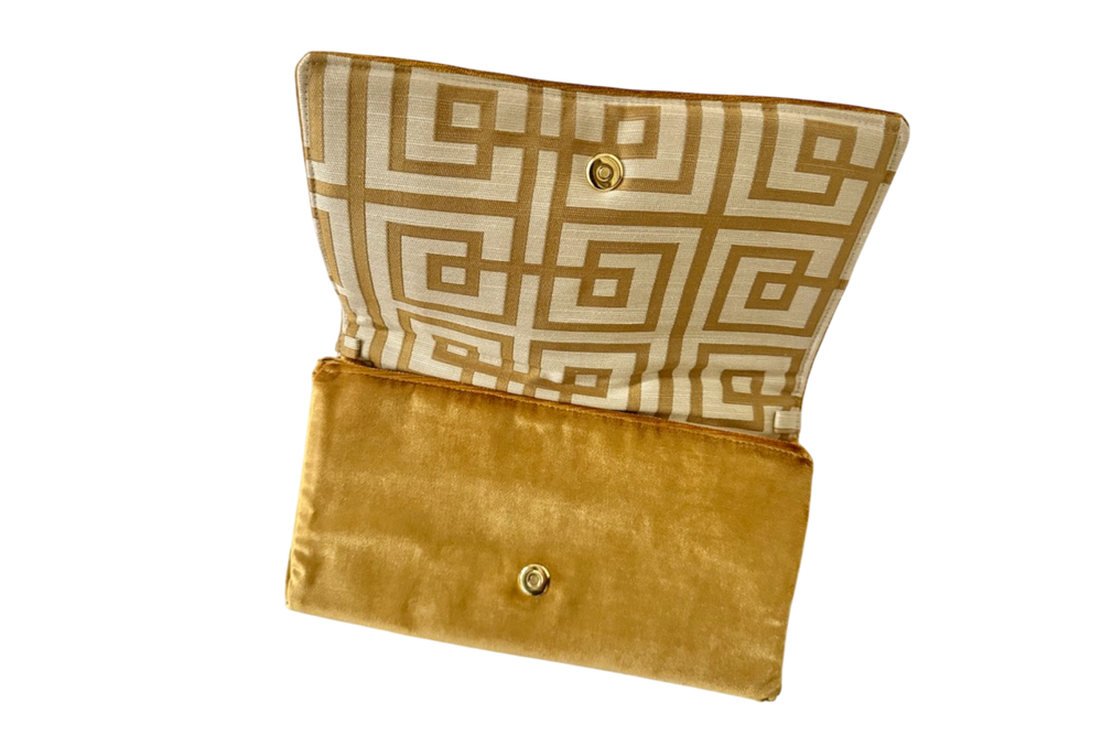 ENVELOPE CLUTCH | GOLD VELVET x DRAGON HANDLE
