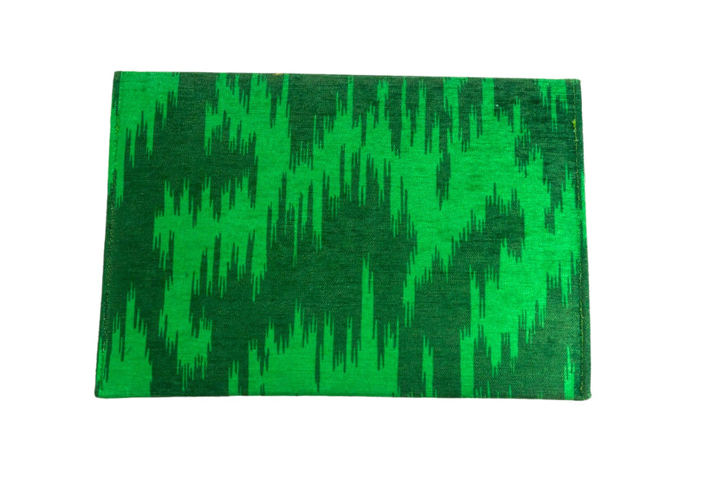 
            
                Load image into Gallery viewer, Emerald Green Zig Zag Clutch
            
        
